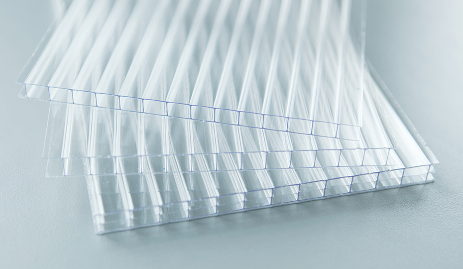 「PC阳光板」的应用及安装固定方法